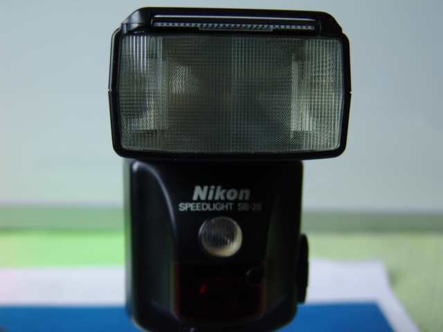 NIKON SPEEDLIGHT SB-28 FLASH