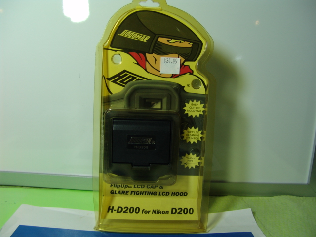 H-D200 FLIPUP LCD HOOD FOR NIKON