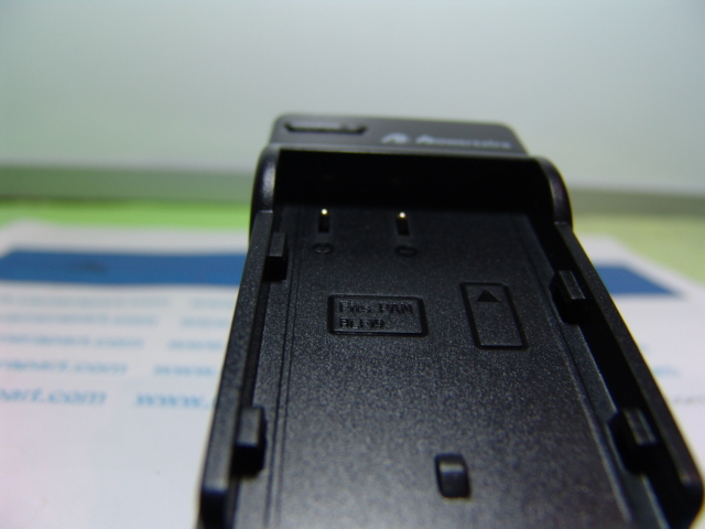 PANASONIC DMW-BCF10 BATTERY CHARGER