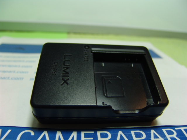 PANASONIC DE-A91 BATTERY CHARGER