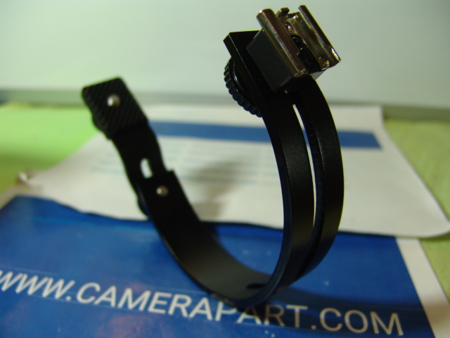 CURVED HAND HELD GRIP